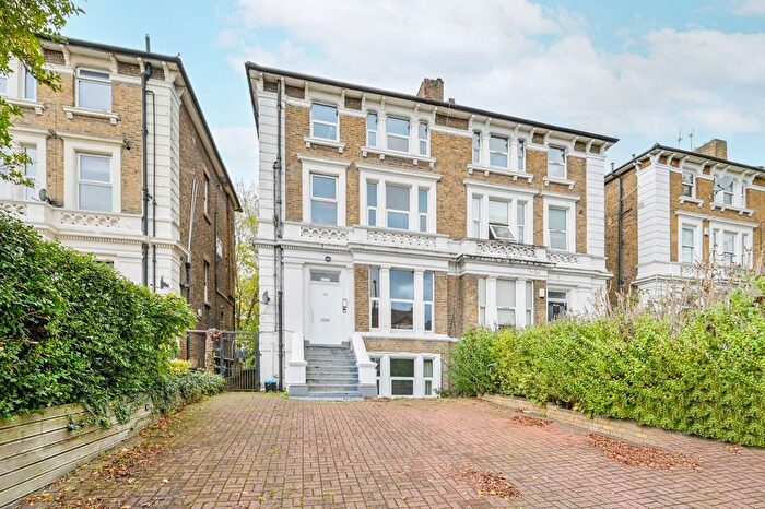 3 Bedroom Flat To Rent In Argyle Road, Ealing, London, W13