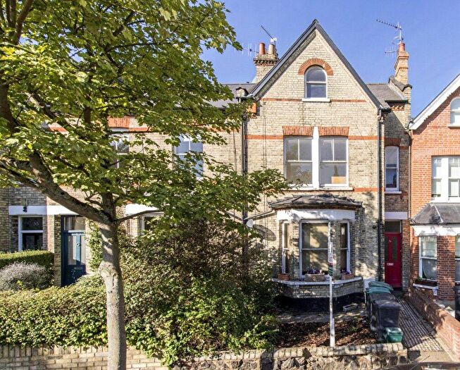 3 Bedroom Apartment To Rent In Muswell Avenue, London, N10