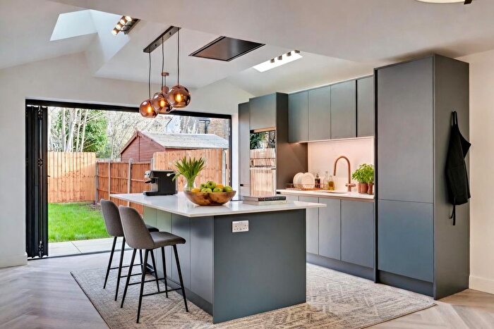 2 Bedroom Maisonette For Sale In Minet Gardens, London, NW10