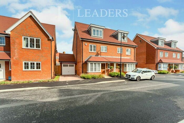 4 Bedroom Semi-Detached House To Rent In Sonning Crescent, Bersted, PO21