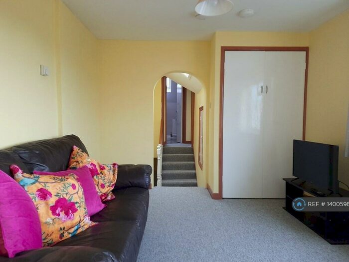 1 Bedroom Flat To Rent In Victoria Buildings, Bath, BA2