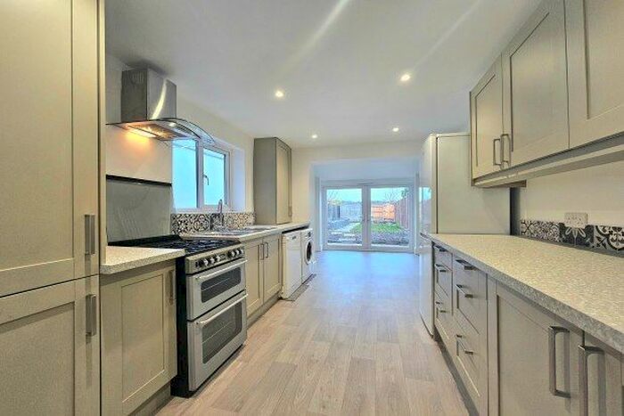 4 Bedroom Property To Rent In Havelock Road, Bromley, BR2