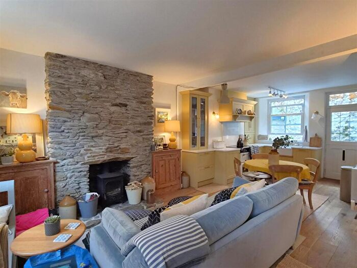 2 Bedroom Cottage For Sale In East Hill, Polruan, PL23