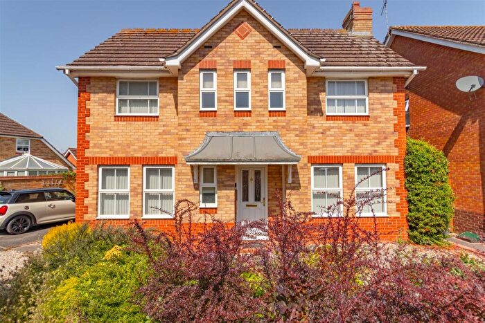3 Bedroom Detached House For Sale In Barkus Close, Southam, CV47
