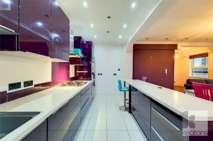 2 Bedroom Flat To Rent In Regents Canal House, Commercial Road, London, E14