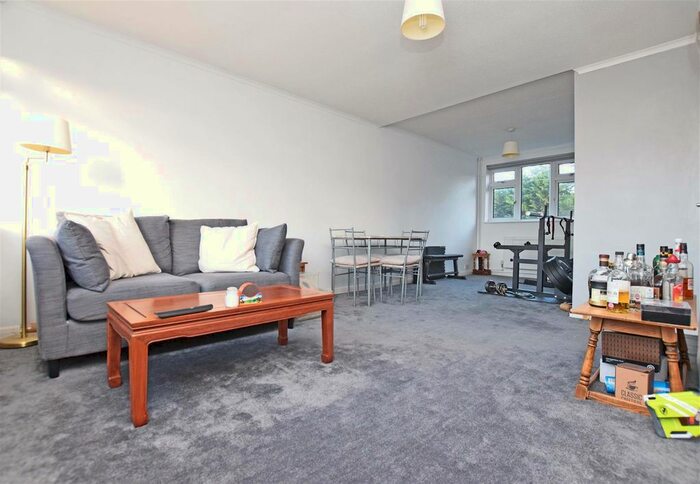 2 Bedroom Flat To Rent In Taylor Close, Hampton Hill, Hampton TW12