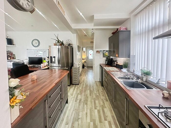 3 Bedroom Semi-Detached House To Rent In Loxdale Drive, Great Sutton, Ellesmere Port, Cheshire, CH65