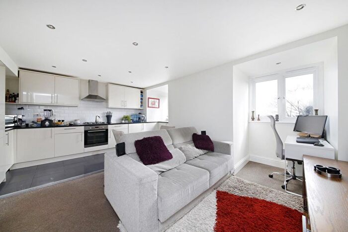 2 Bedroom Flat To Rent In Venner Road, Sydenham, London, SE26