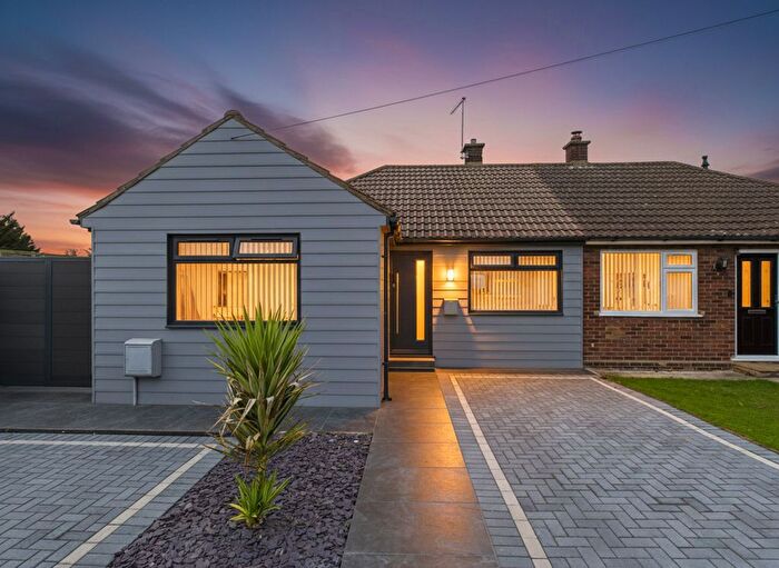 2 Bedroom Semi-Detached Bungalow For Sale In Sanctuary Gardens, Stanford-Le-Hope, SS17