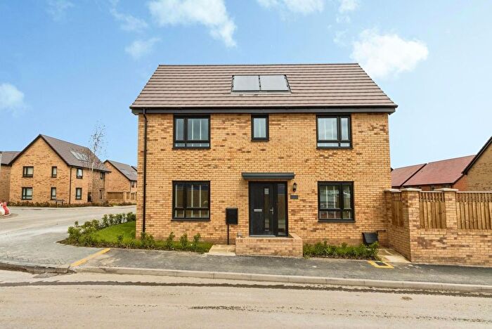 3 Bedroom Detached House For Sale In Windowmill View, Wakefield, West Yorkshire, WF1