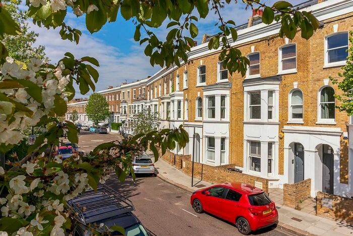 1 Bedroom Flat To Rent In Bramber Road, Barons Court, London, W14