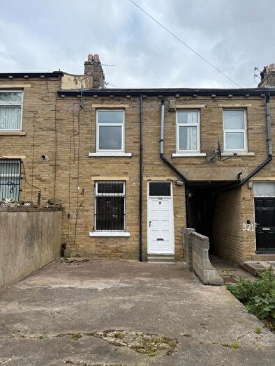 2 Bedroom Terraced House To Rent In Girlington Road, BD8