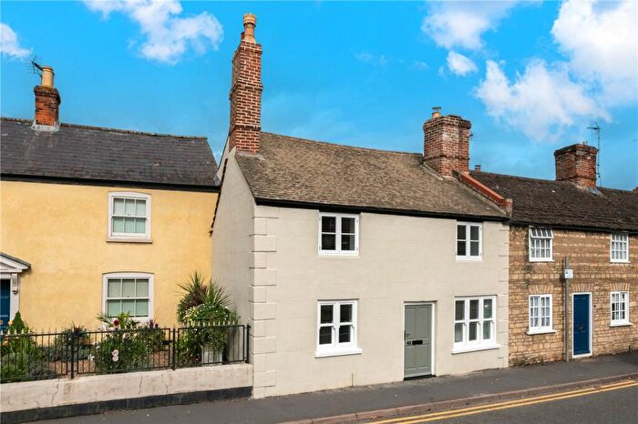3 Bedroom House For Sale In West Street, Bourne, Lincolnshire, PE10