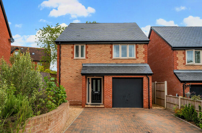 3 Bedroom Detached House For Sale In Maycroft, Bourton, Bourton, SP8