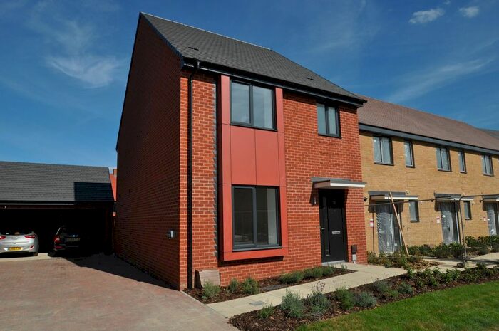 3 Bedroom Detached House To Rent In Meadow View, Kingsnorth, TN25