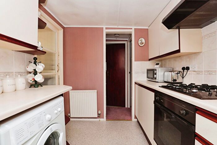2 Bedroom Bungalow For Sale In Woodcot Park, Wilmcote, Stratford-Upon-Avon, Warwickshire, CV37