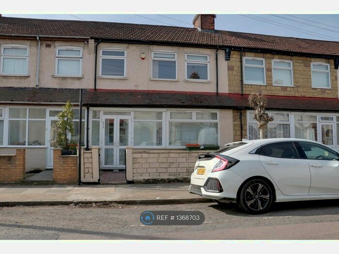 3 Bedroom Terraced House To Rent In Roman Road, London, E6