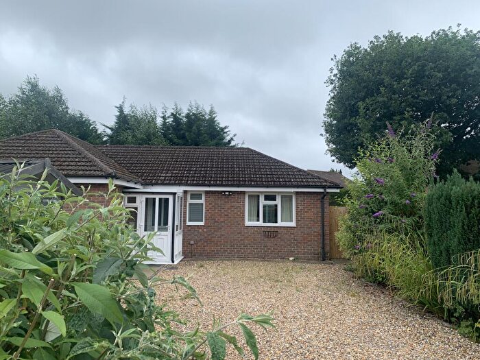 2 Bedroom Detached Bungalow For Sale In Horsham Road, Crawley, RH11