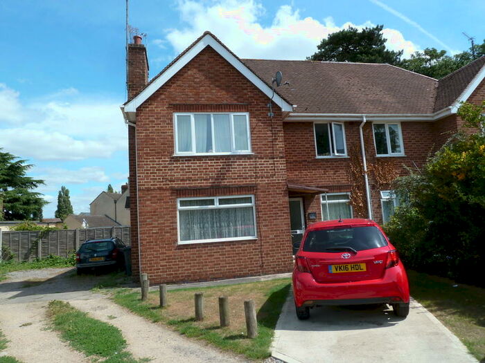 2 Bedroom Ground Flat To Rent In Orchard Close, Gloucester, GL2