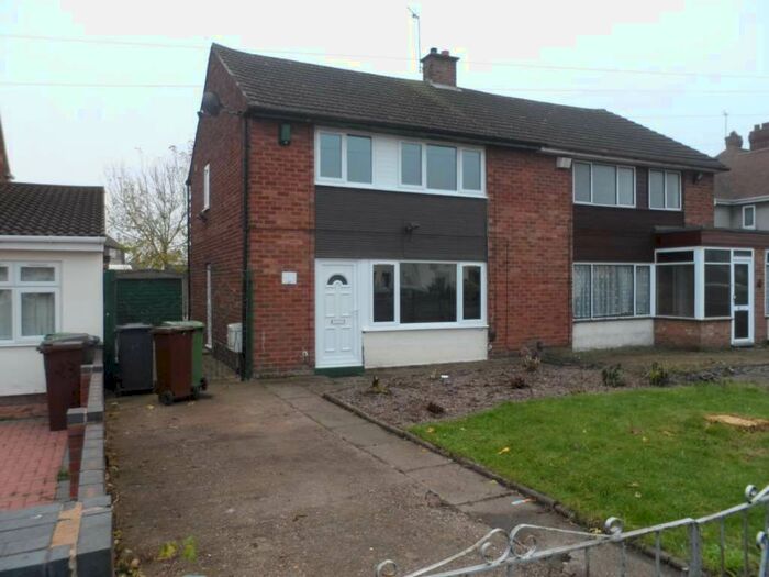 3 Bedroom Semi-Detached House To Rent In Vaughan Road, Willenhall, WV13