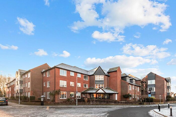 1 Bedroom Flat For Sale In Greyfriars Court, Court Road, Lewes, East Sussex, BN7