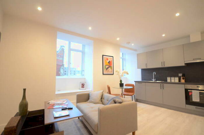 Flat To Rent In Broadway, SL6