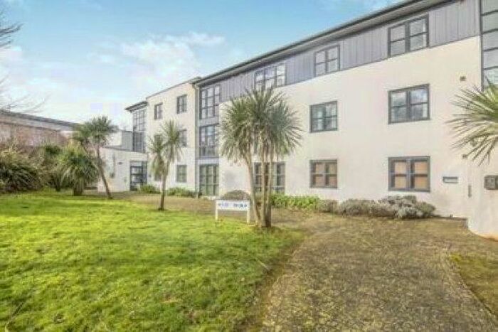 1 Bedroom Flat To Rent In Sandy Hill, St. Austell PL25