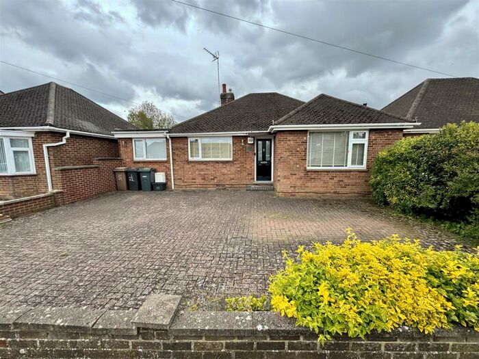3 Bedroom Detached Bungalow To Rent In Onslow Road, Leagrave, LU4