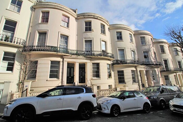 2 Bedroom Maisonette For Sale In Brunswick Road, Hove, BN3