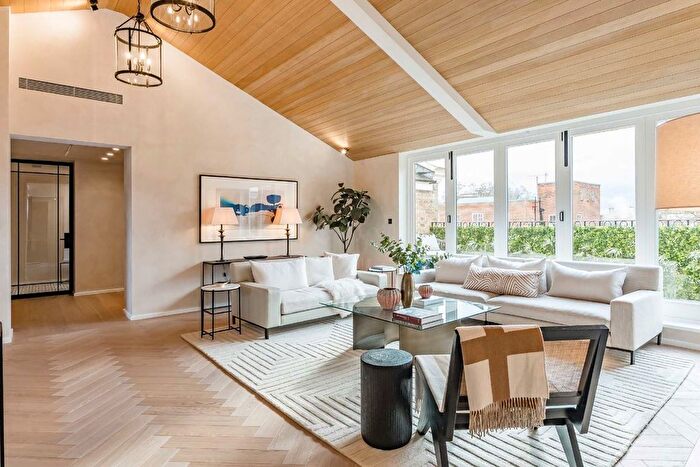 3 Bedroom Flat For Sale In Hortensia Road, Chelsea, SW10