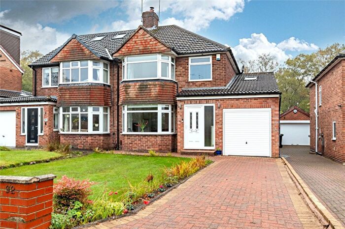 3 Bedroom Semi-detached House For Sale In Winding Way, Leeds, LS17