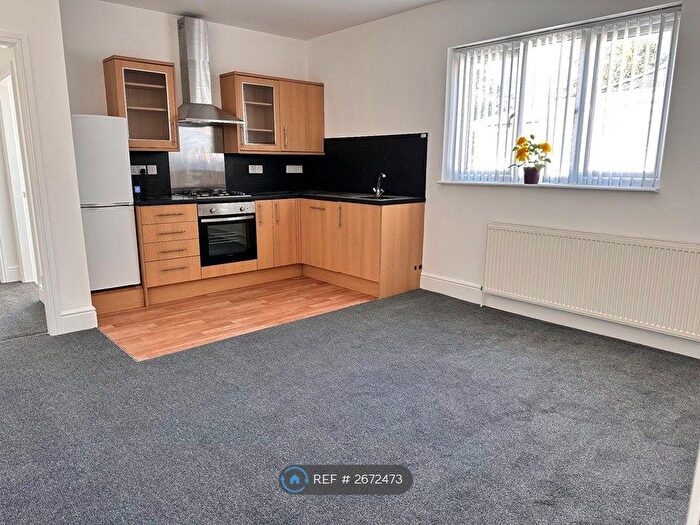 2 Bedroom Flat To Rent In Thrunscoe Road, Cleethorpes, DN35