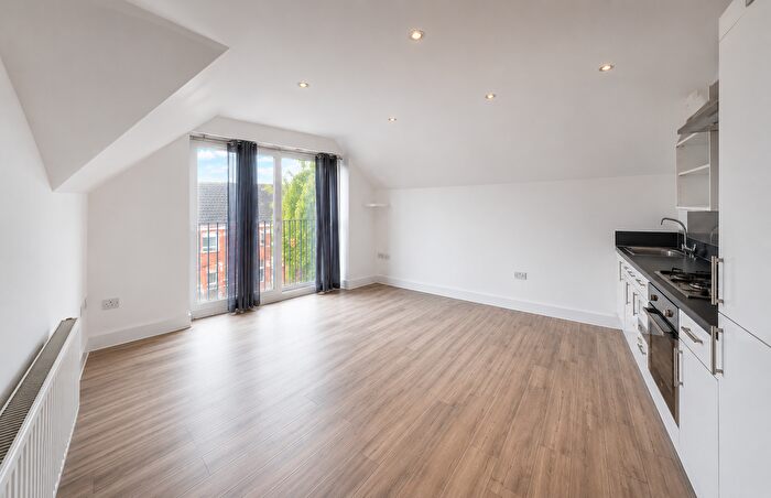 2 Bedroom Flat To Rent In Eleanor Way, Waltham Cross, EN8