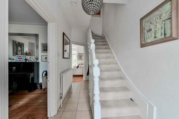 4 Bedroom House To Rent In Alexandra Park Road, Alexandra Park, London, N22