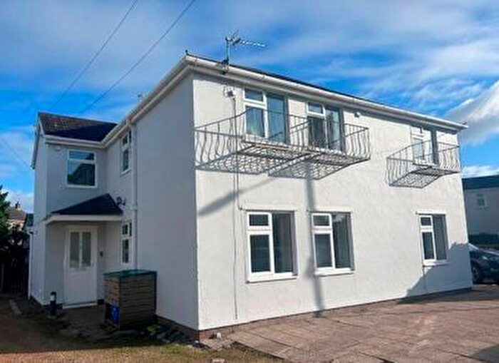 2 Bedroom Flat To Rent In New Road, Porthcawl, CF36
