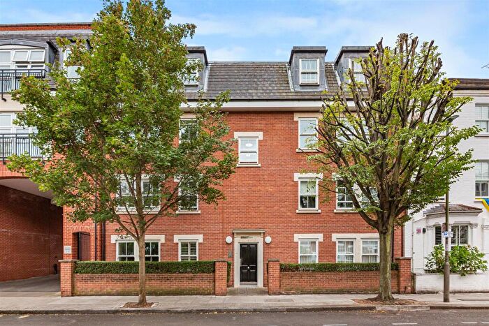 1 Bedroom Flat For Sale In Petworth Street, Battersea, SW11