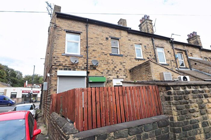 2 Bedroom Flat To Rent In Lowtown, Pudsey, West Yorkshire, LS28