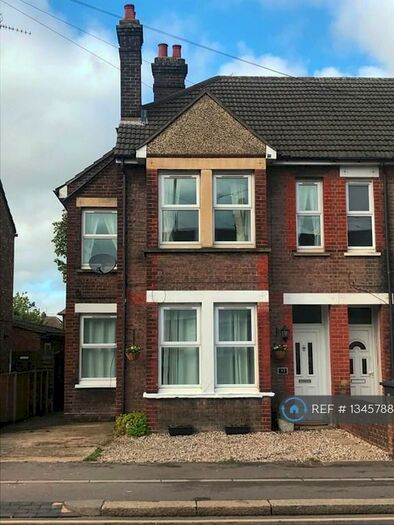 4 Bedroom Semi-Detached House To Rent In Houghton Road, Dunstable, LU5