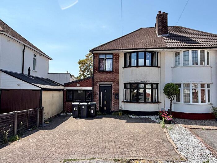 3 Bedroom Semi-Detached House For Sale In Endhill Road, Kingstanding, Birmingham, B44