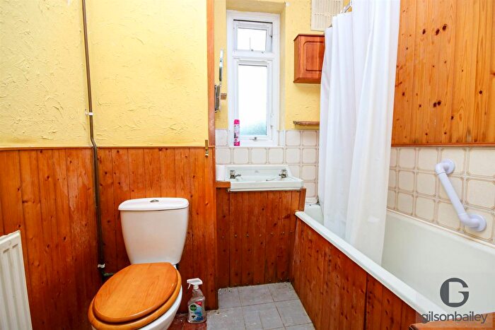 2 Bedroom Flat For Sale In Cherry Close, Norwich, NR1