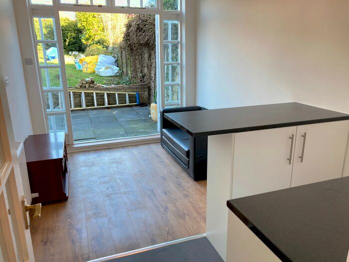 1 Bedroom Flat To Rent In Ravenor Park Area, Greenford UB6