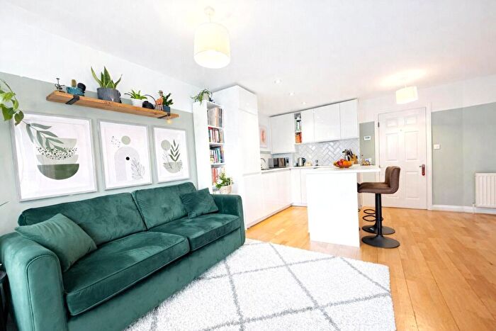 1 Bedroom Flat For Sale In Belmont Hill, London, SE13