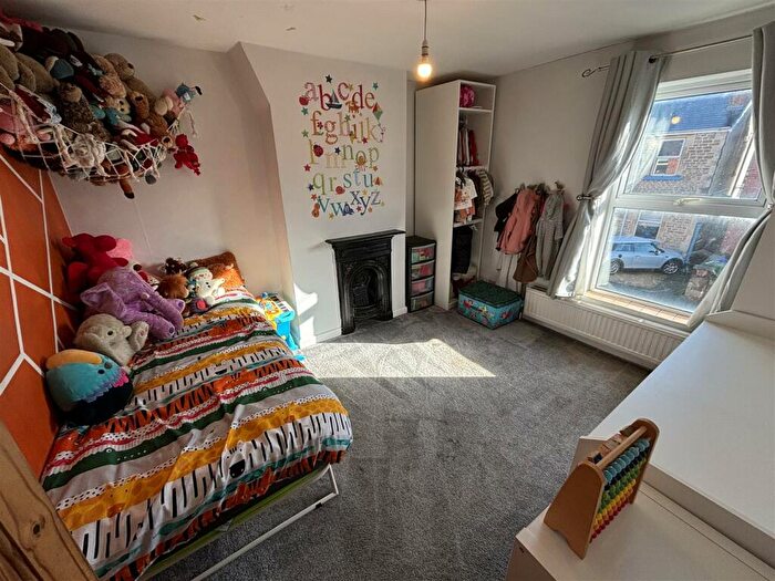 3 Bedroom Terraced House For Sale In Parliament Street, Chippenham, SN14