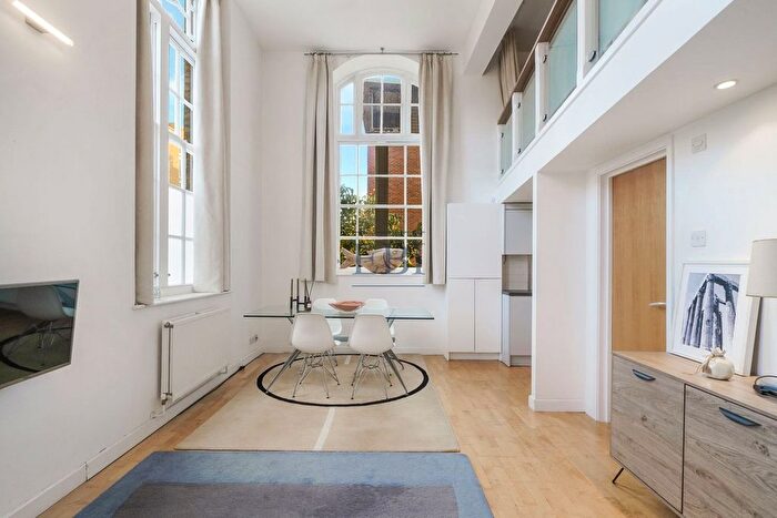 2 Bedroom Flat For Sale In Old School Square, Poplar, London, E14
