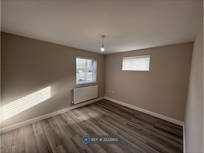 1 Bedroom Flat To Rent In Sea View Road, Parkstone, Poole, BH12