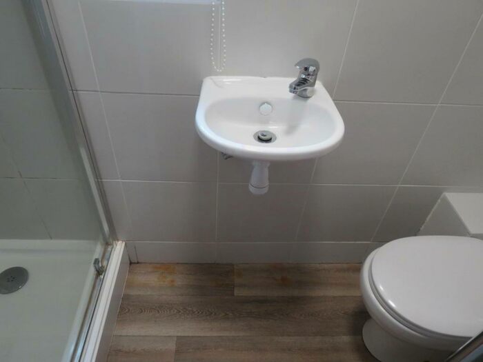 5 Bedroom House To Rent In Bedroom Detached House In Ensbury Park, BH10