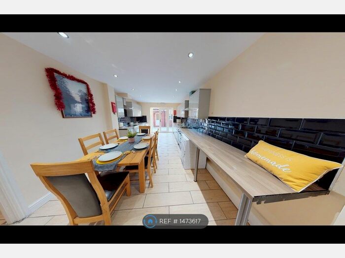 7 Bedroom Semi-Detached House To Rent In Charter Avenue, Coventry, CV4