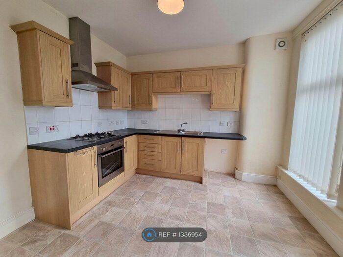 3 Bedroom Flat To Rent In Sefton Road, Wirral, CH62