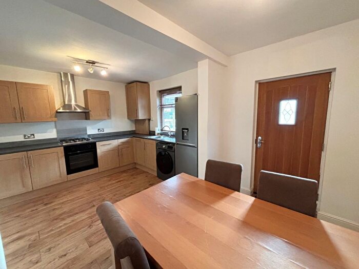 2 Bedroom Flat To Rent In Wood Lane, Chapel Allerton, Leeds, West Yorkshire, LS7