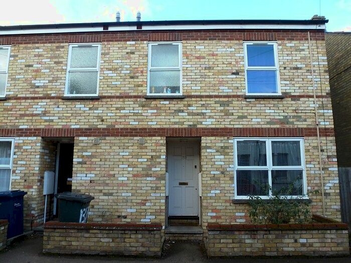 5 Bedroom End Of Terrace House To Rent In Thoday Street, Cambridge, CB1